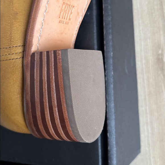 New FRYE Campus Boot 14L in Banana size 8.5 - Picture 4 of 5